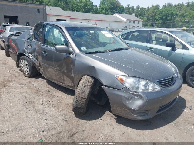 Salvage Toyota Camry Image