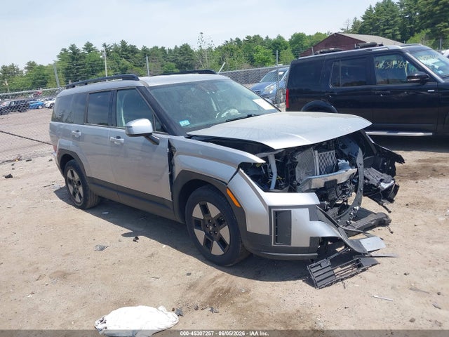 Salvage Hyundai SANTA FE Image