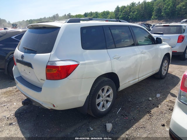 Toyota Highlander Base V6