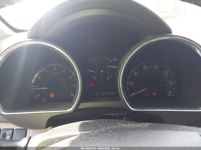 Toyota Highlander Base V6