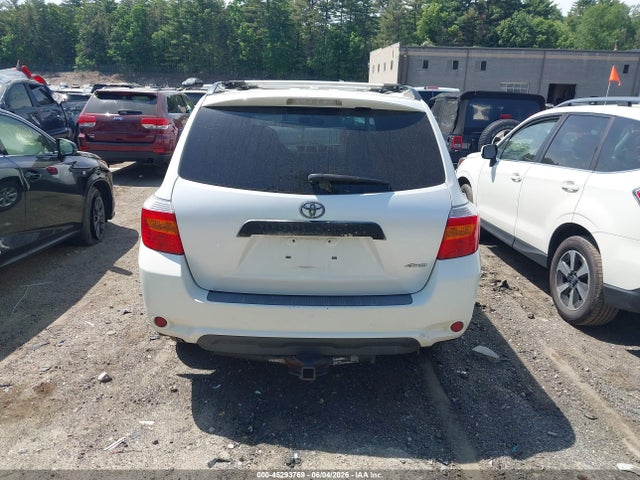 Toyota Highlander Base V6