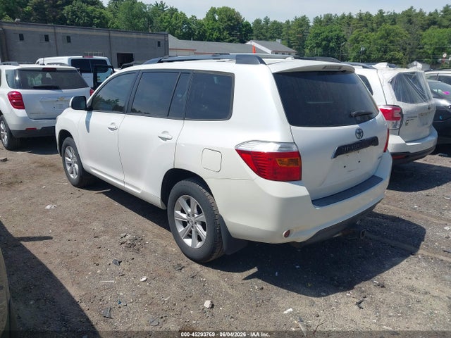 Toyota Highlander Base V6
