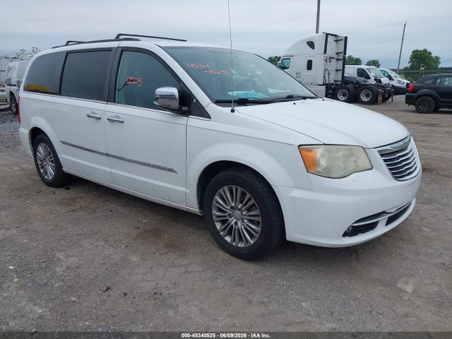 Salvage Chrysler Town & Country Image