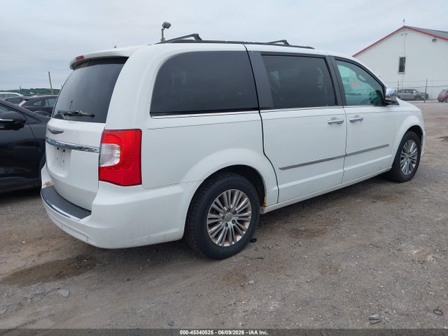 Chrysler Town & Country Touring-l