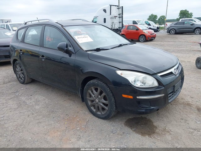 Salvage Hyundai ELANTRA Image