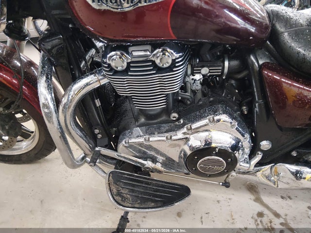 Triumph Thunderbird Commander