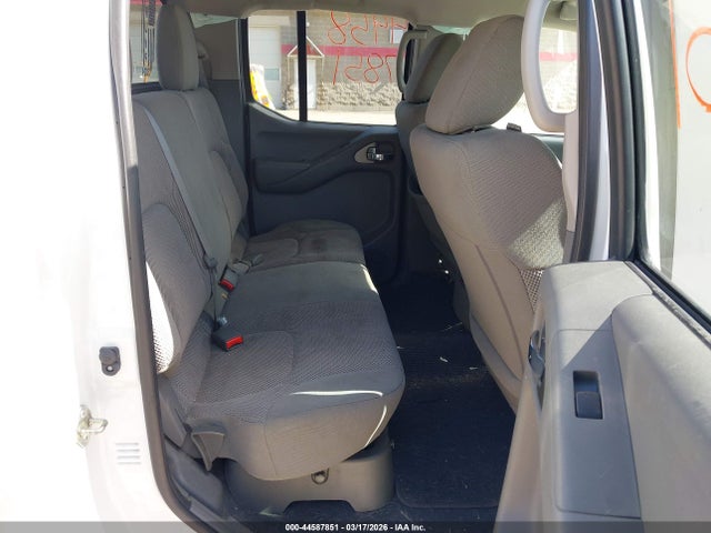 Nissan Frontier Sv