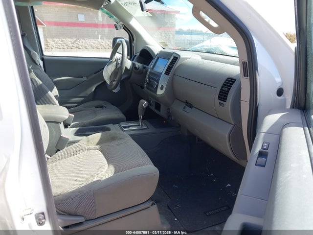 Nissan Frontier Sv