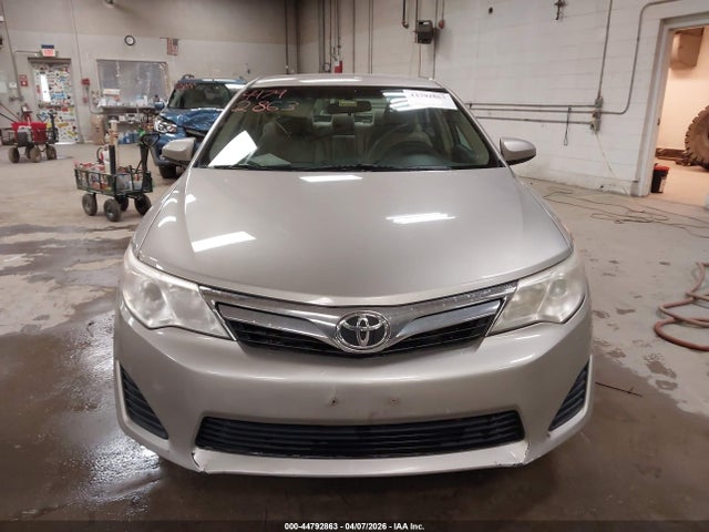 Toyota Camry Le