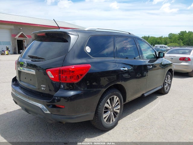 Nissan Pathfinder Sv