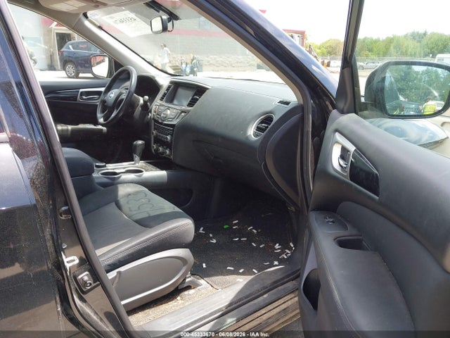 Nissan Pathfinder Sv