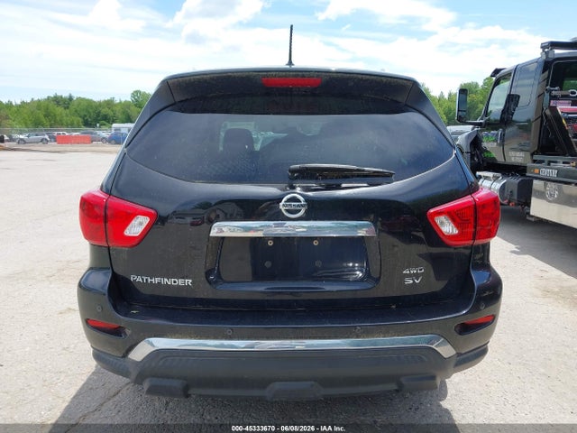 Nissan Pathfinder Sv