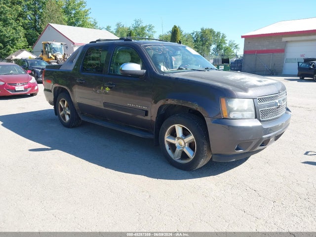 Salvage Chevrolet Avalanche 1500 Image