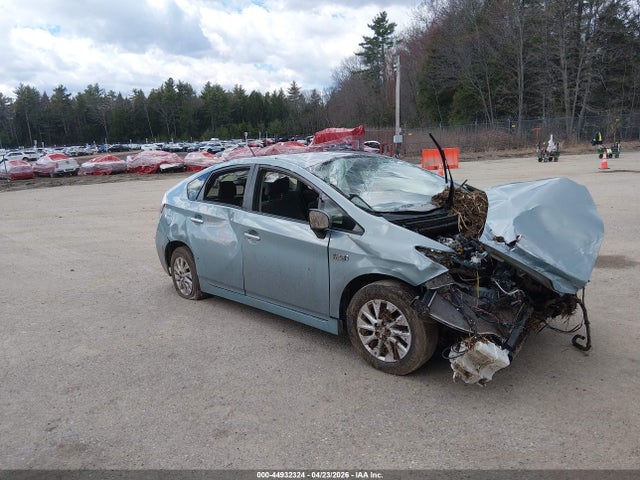 Salvage Toyota Prius Image