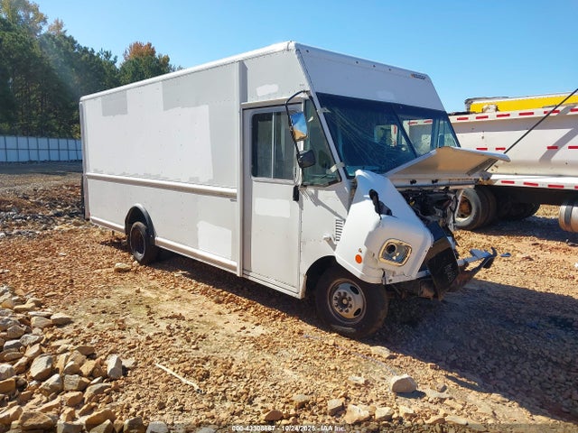 Salvage Ford E-450 Image