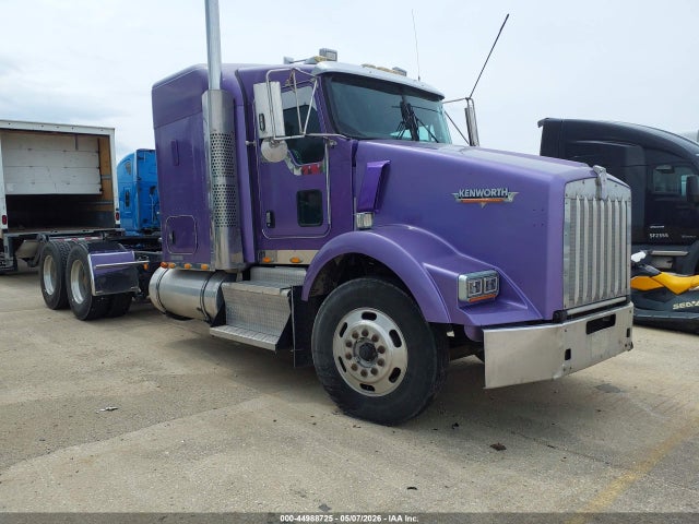 Salvage Kenworth Construction Image
