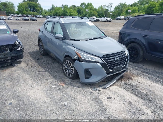 Salvage Nissan Kicks Image