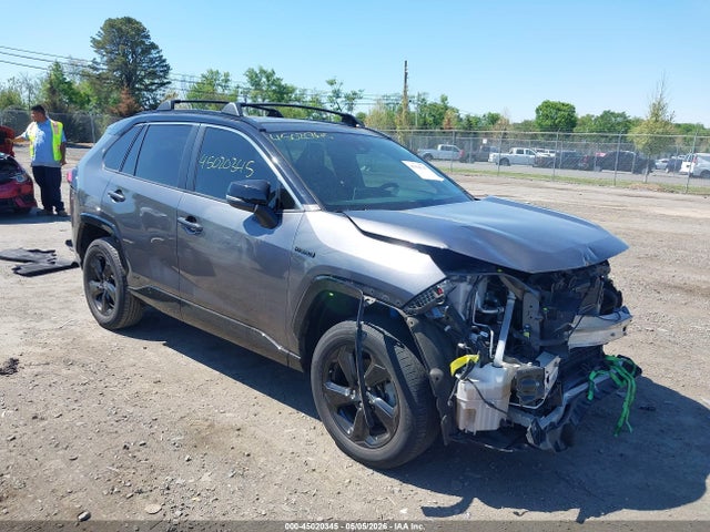 Salvage Toyota RAV4 Image