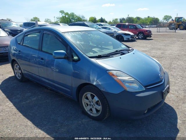 Salvage Toyota Prius Image