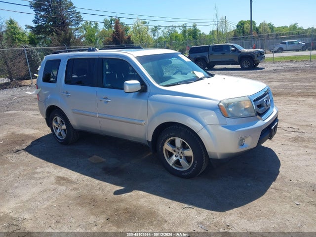 Salvage Honda Pilot Image