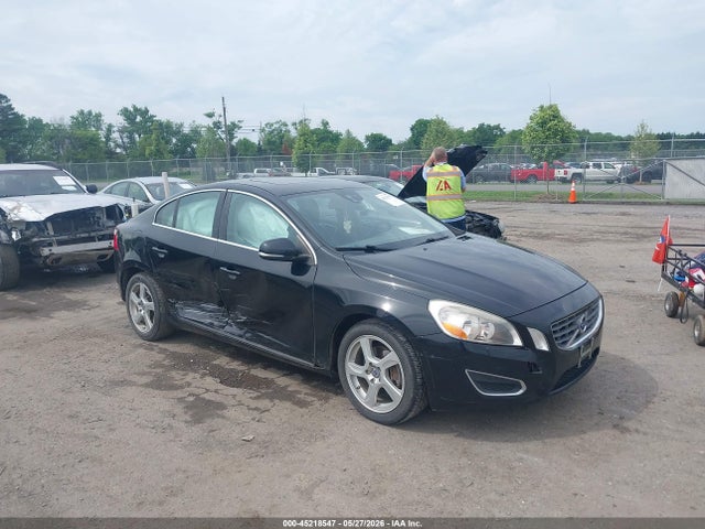 Salvage Volvo S60 Image