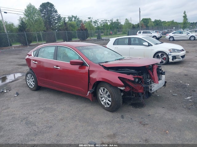 Salvage Nissan Altima Image