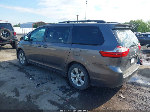 Toyota Sienna Le 8 Passenger