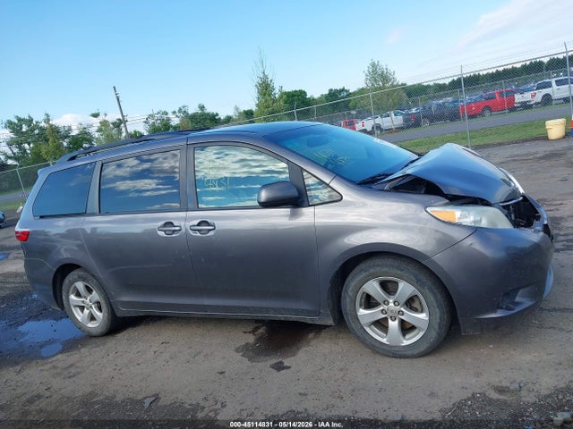 Toyota Sienna Le 8 Passenger