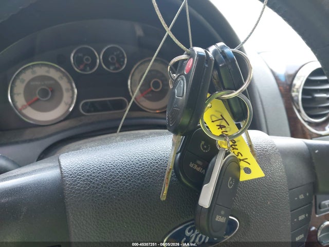 Ford Taurus X Eddie Bauer