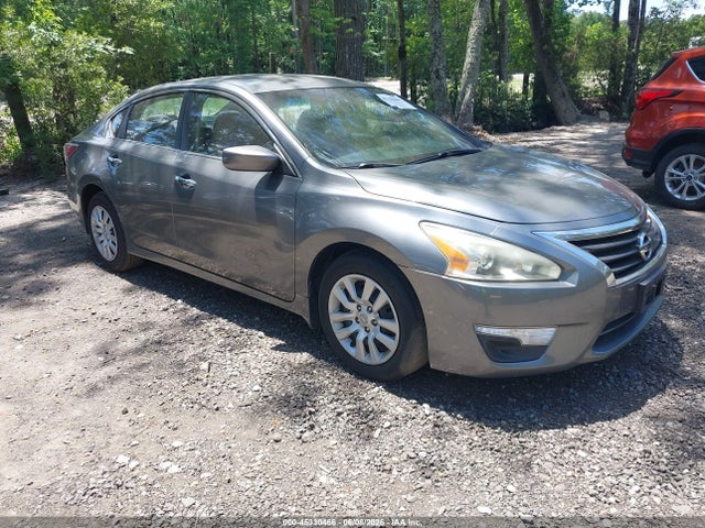 Salvage Nissan Altima Image