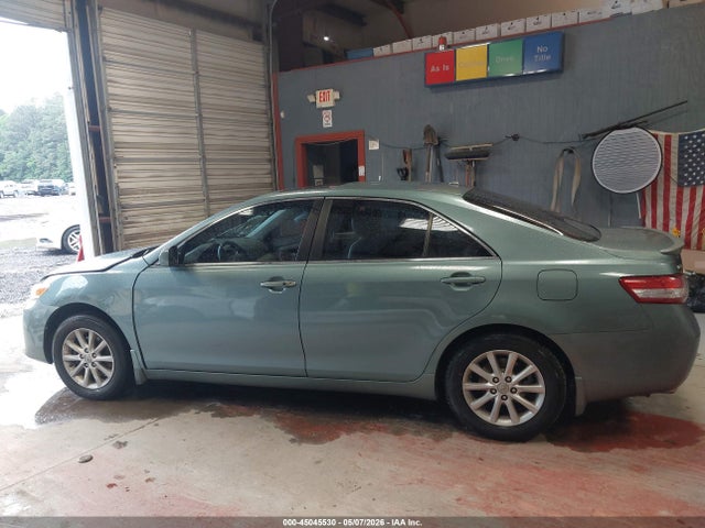 Toyota Camry Xle V6