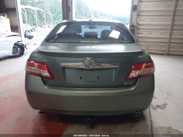 Toyota Camry Xle V6