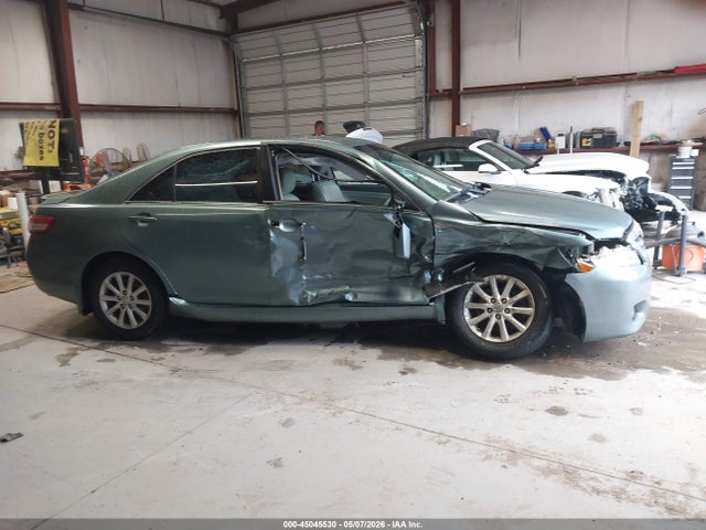 Toyota Camry Xle V6