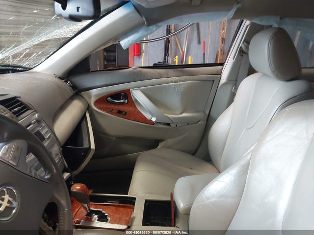 Toyota Camry Xle V6
