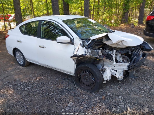 Salvage Nissan Versa Image
