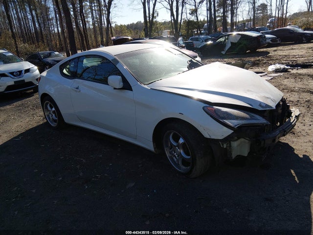 Salvage Hyundai Genesis Image