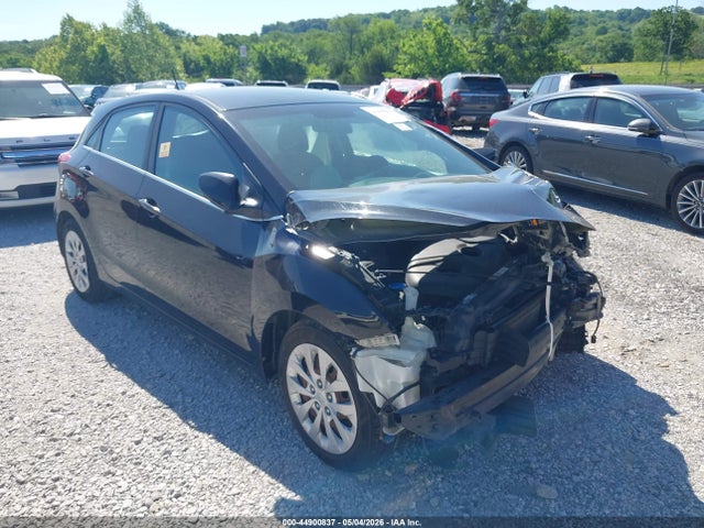 Salvage Hyundai ELANTRA Image