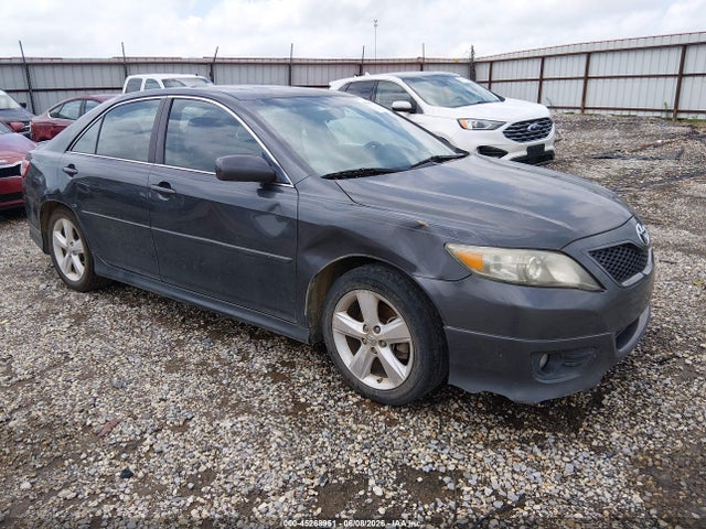 Salvage Toyota Camry Image