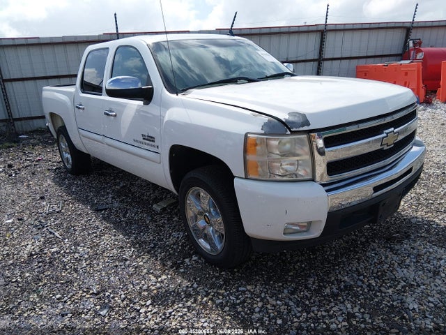 Salvage Chevrolet Silverado 1500 Image