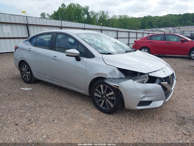 Salvage Nissan Versa Image