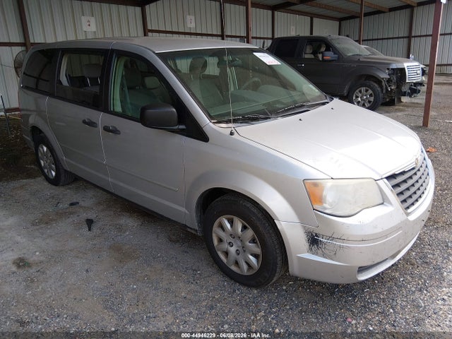 Salvage Chrysler Town & Country Image