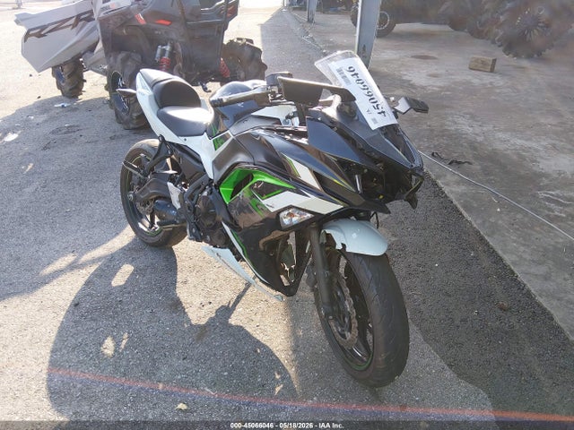 Salvage Kawasaki Ex650 Image