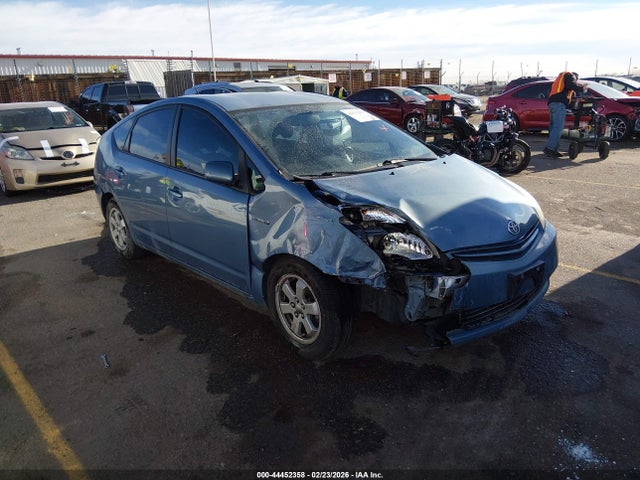 Salvage Toyota Prius Image