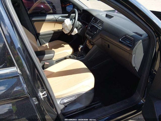 Volkswagen Tiguan 2.0t Se