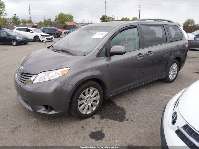 Toyota Sienna Xle 7 Passenger