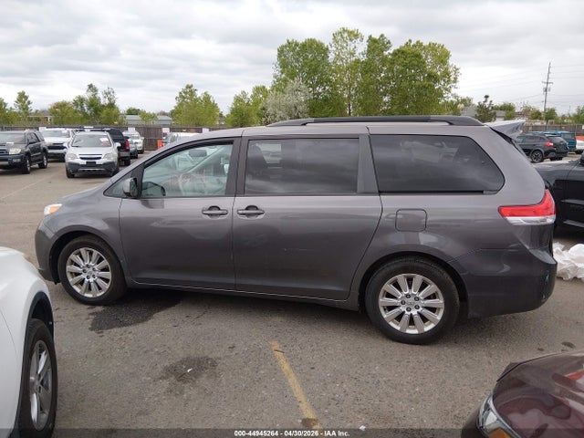 Toyota Sienna Xle 7 Passenger