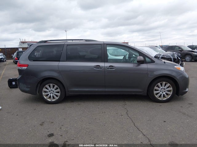 Toyota Sienna Xle 7 Passenger