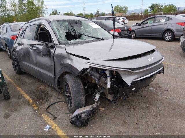 Salvage Kia Niro Image