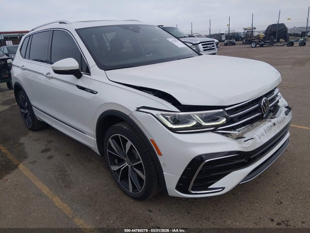 Salvage Volkswagen Tiguan Image