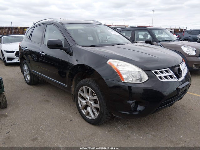 Salvage Nissan Rogue Image